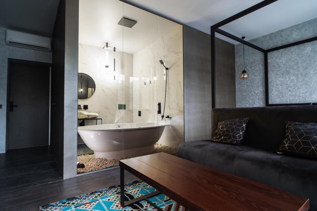 Sofa Boutique Hotel&SPA Soumy Extérieur photo