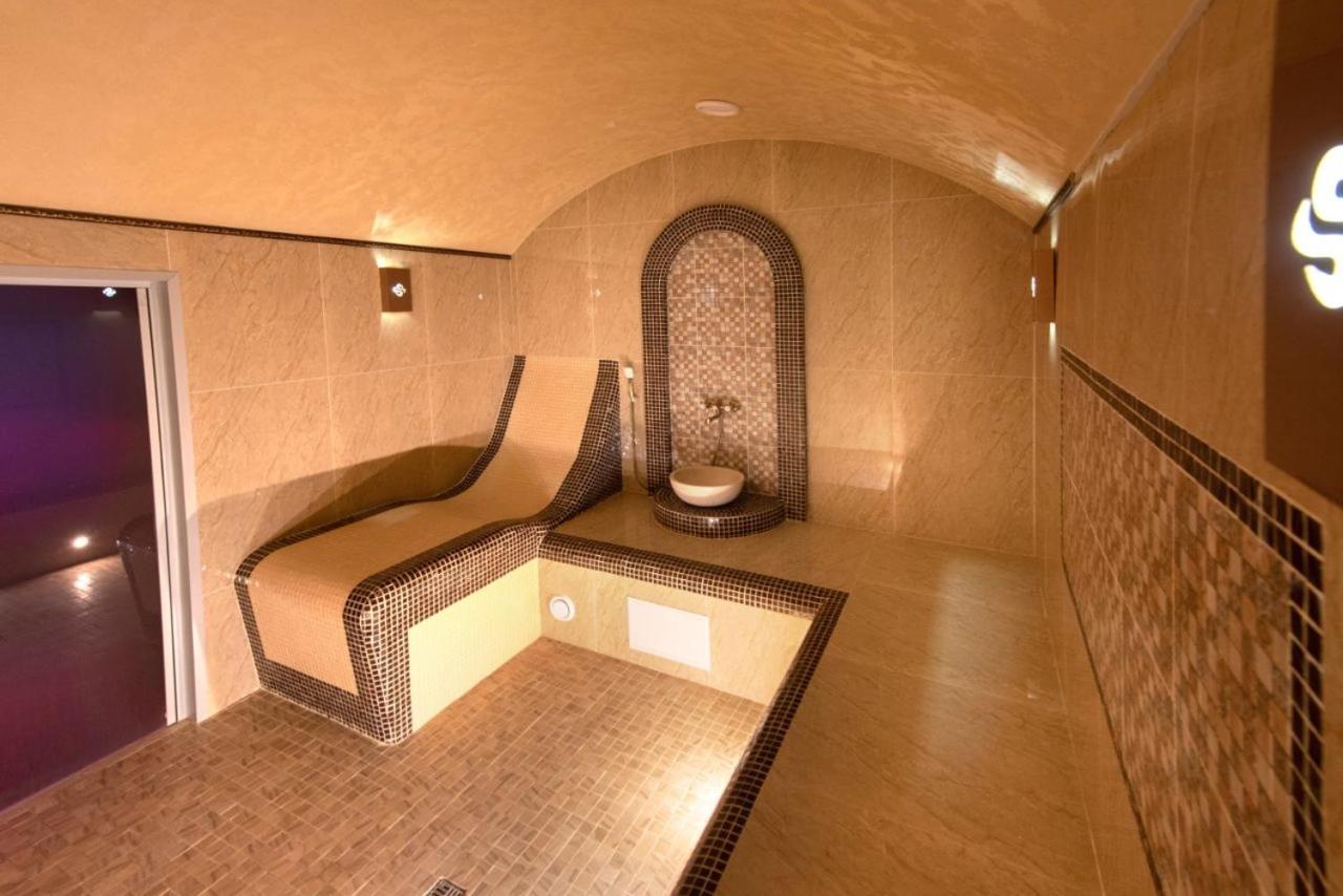 Sofa Boutique Hotel&SPA Soumy Extérieur photo