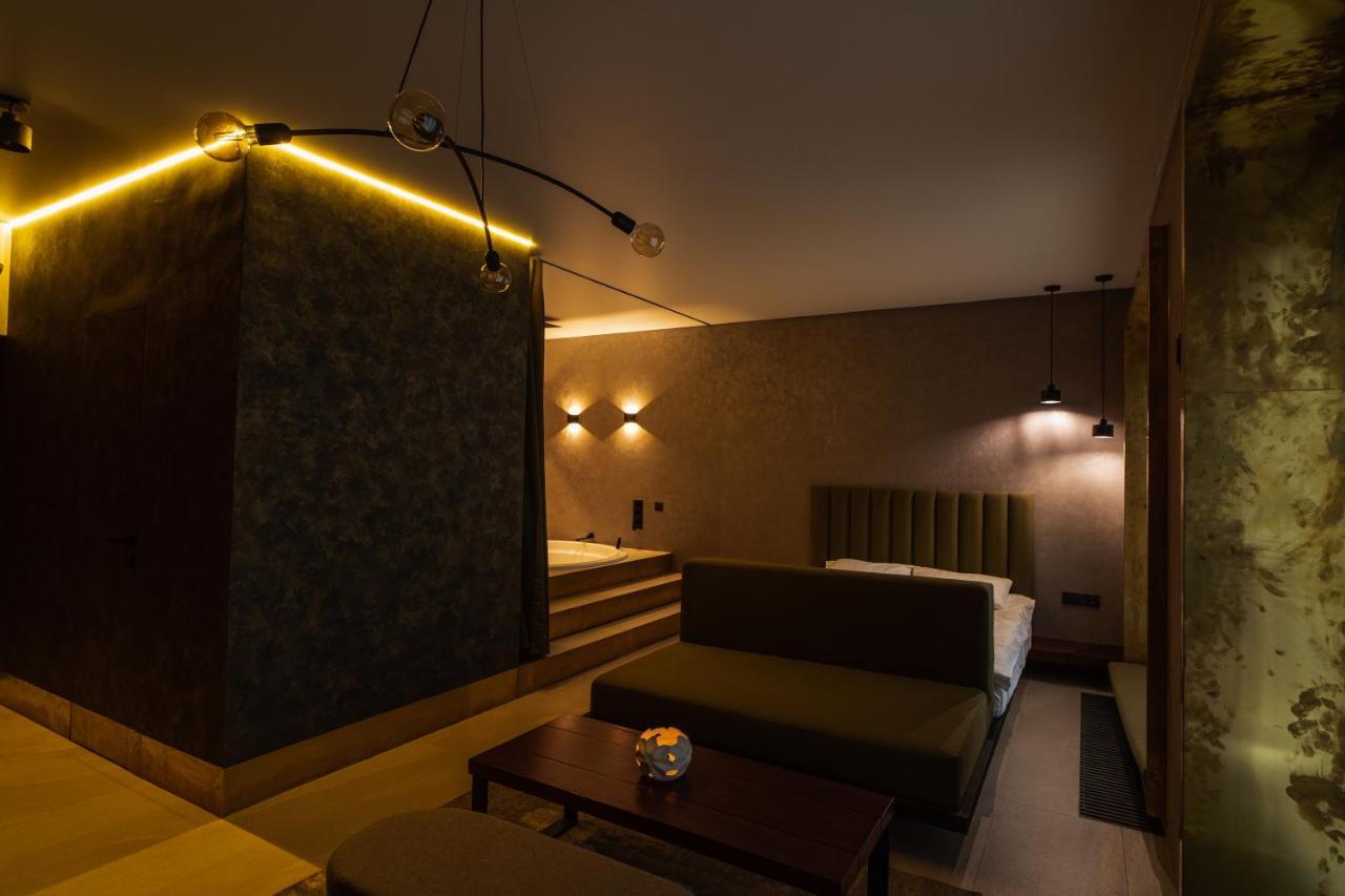 Sofa Boutique Hotel&SPA Soumy Extérieur photo